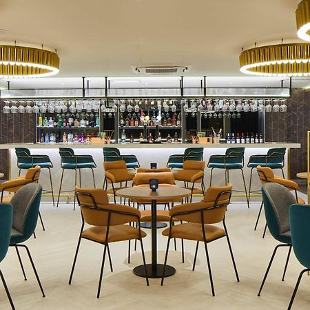 Courtyard By Marriott London Heathrow Airport Harlington (Greater London) Exterior foto