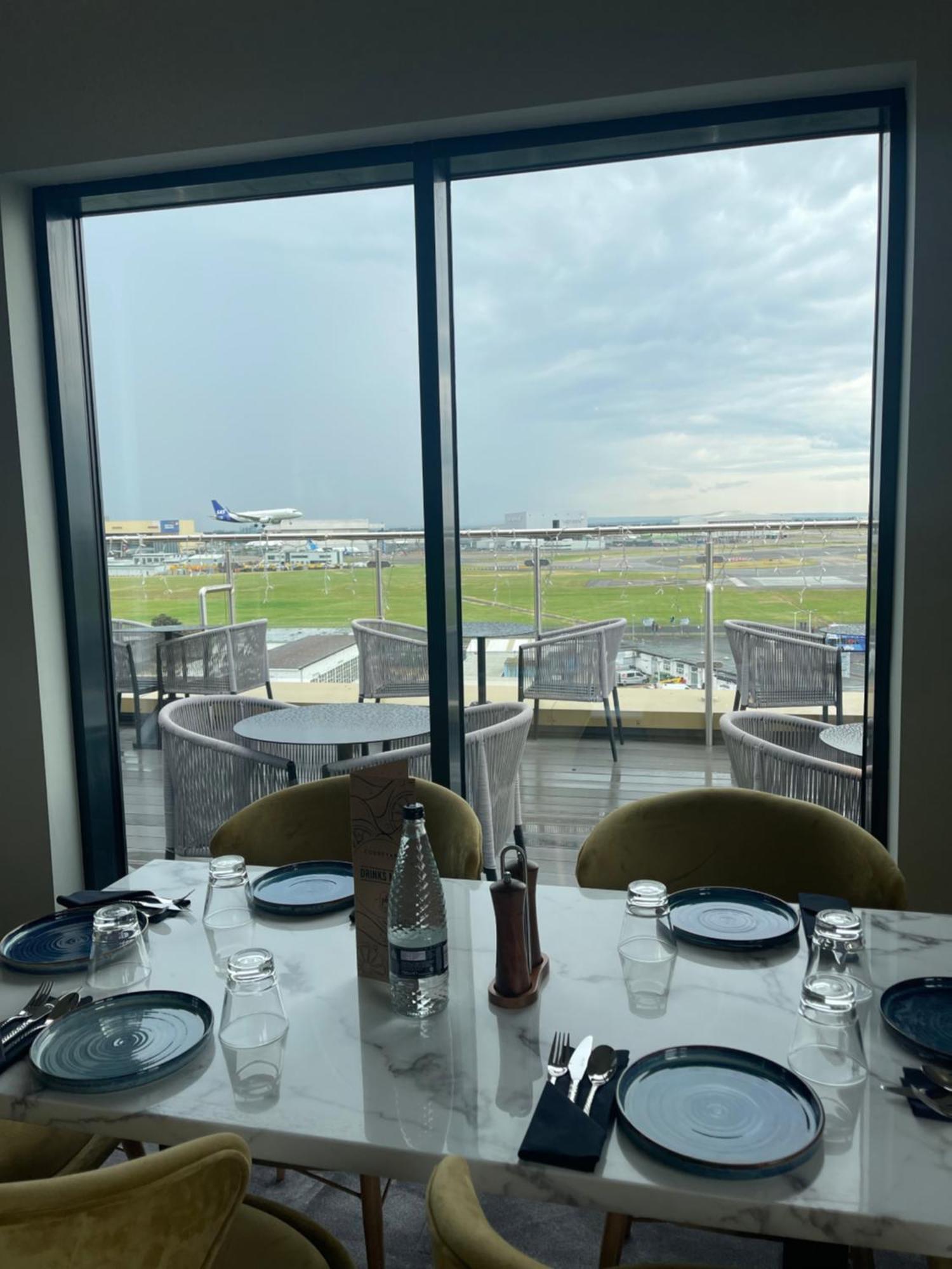 Courtyard By Marriott London Heathrow Airport Harlington (Greater London) Exterior foto