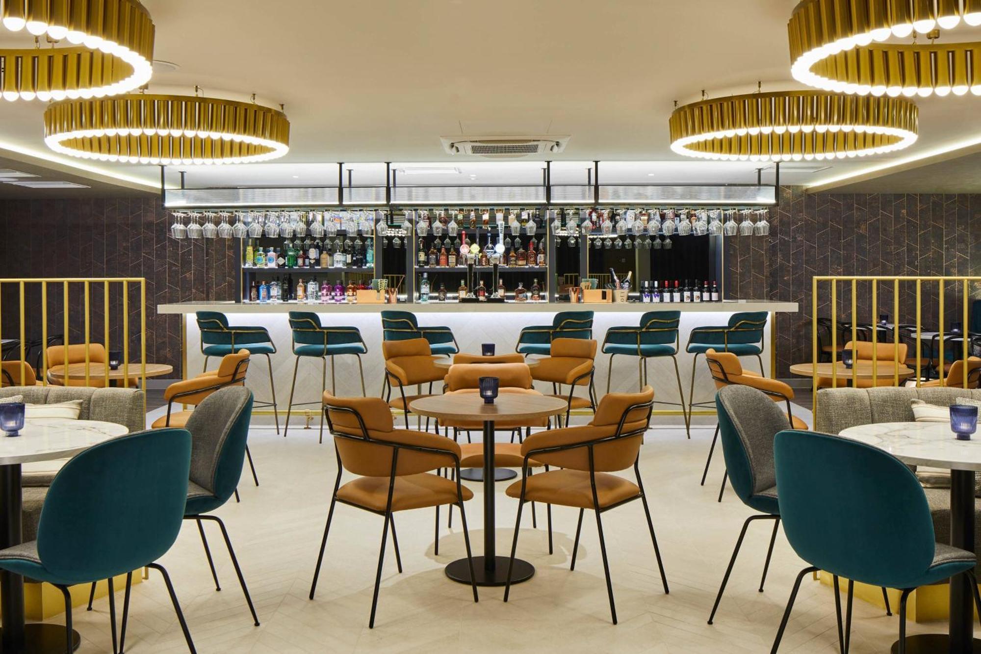 Courtyard By Marriott London Heathrow Airport Harlington (Greater London) Exterior foto