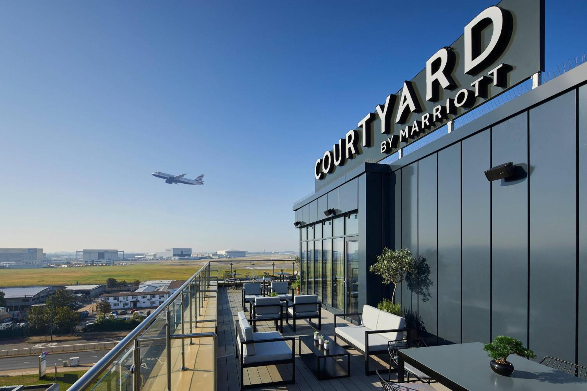 Courtyard By Marriott London Heathrow Airport Harlington (Greater London) Exterior foto