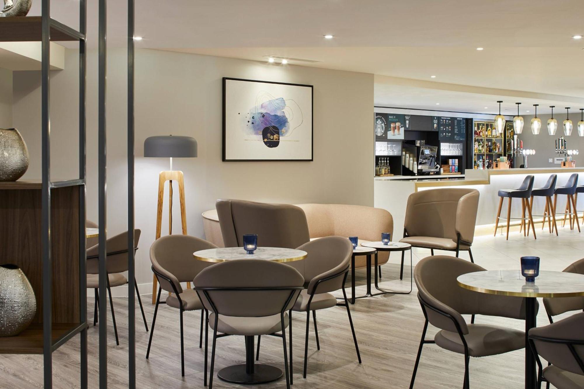 Courtyard By Marriott London Heathrow Airport Harlington (Greater London) Exterior foto