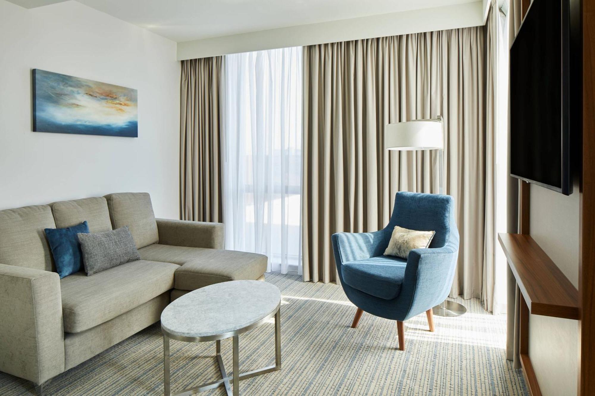 Courtyard By Marriott London Heathrow Airport Harlington (Greater London) Exterior foto