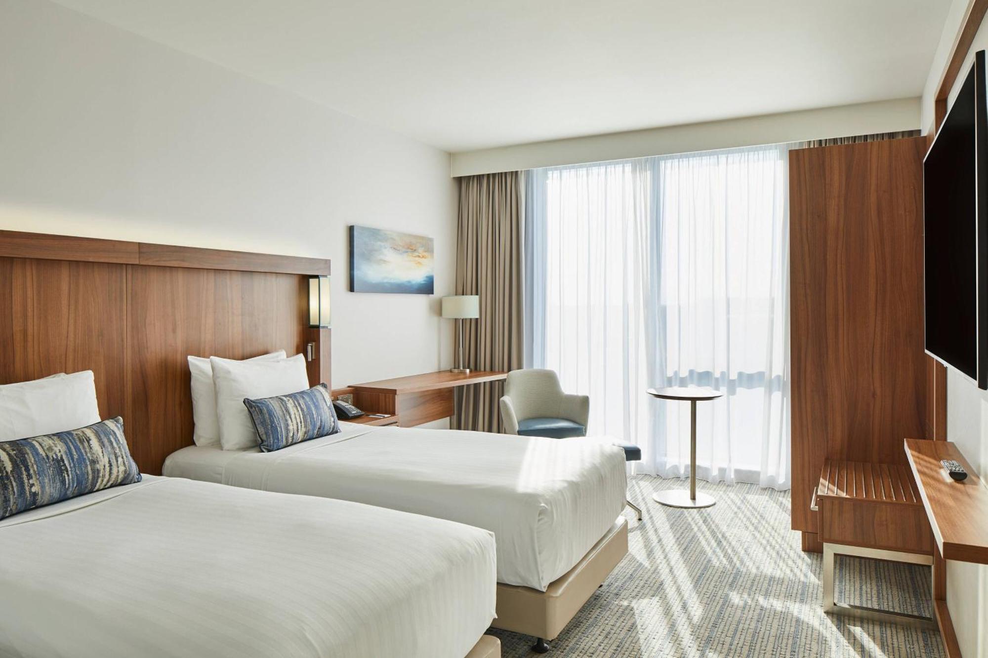 Courtyard By Marriott London Heathrow Airport Harlington (Greater London) Exterior foto