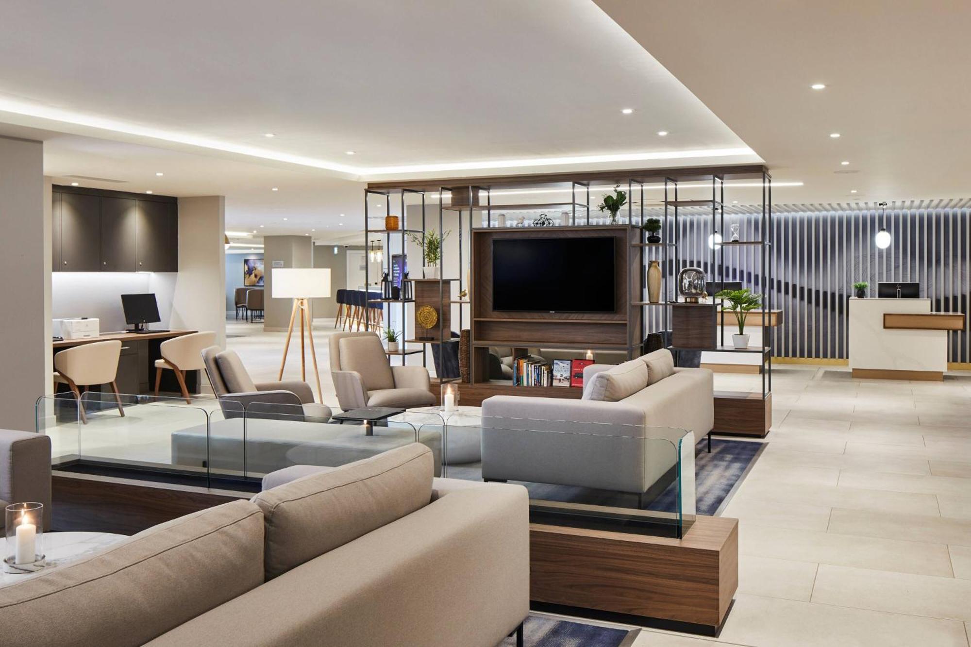 Courtyard By Marriott London Heathrow Airport Harlington (Greater London) Exterior foto