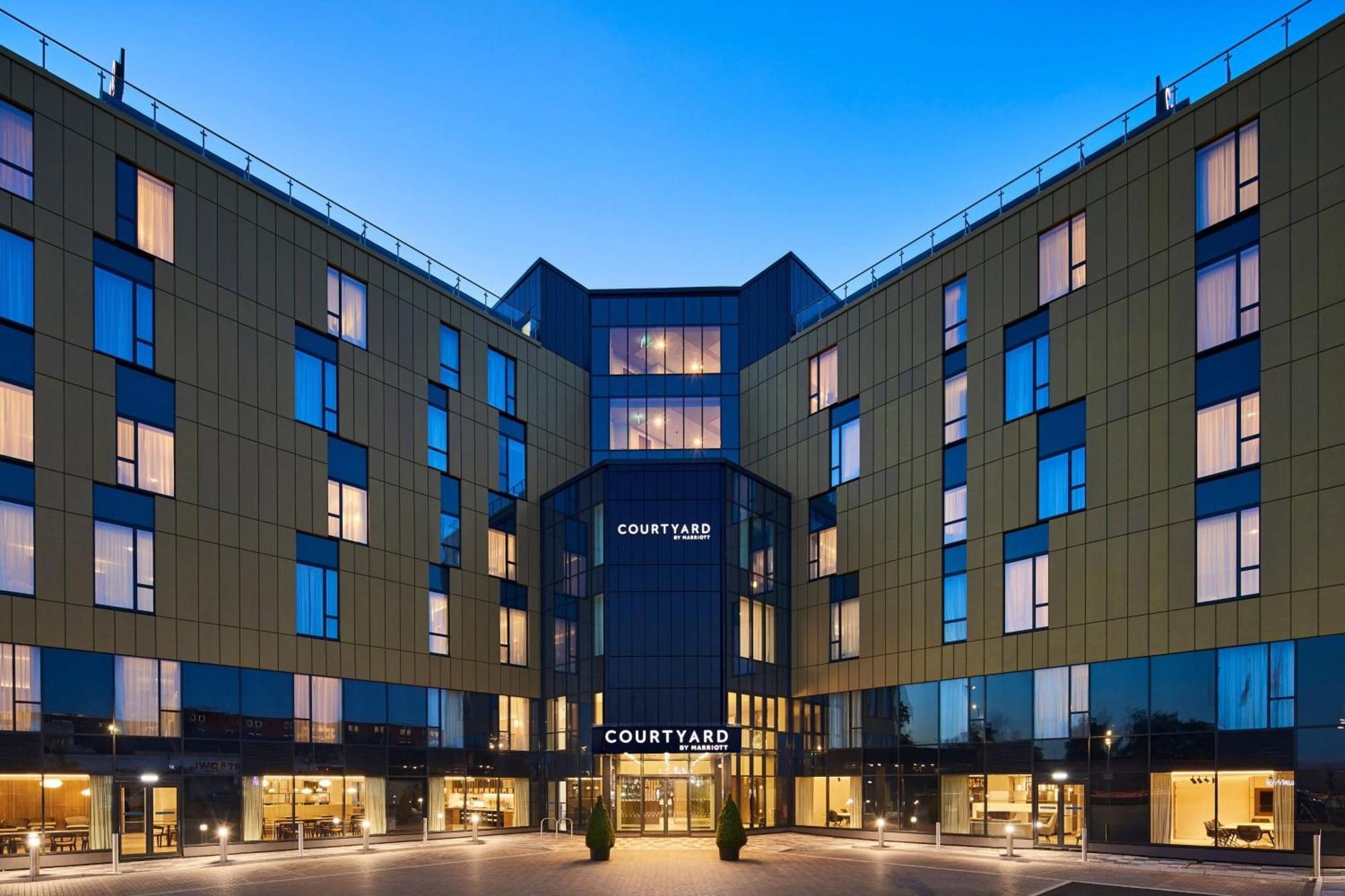 Courtyard By Marriott London Heathrow Airport Harlington (Greater London) Exterior foto