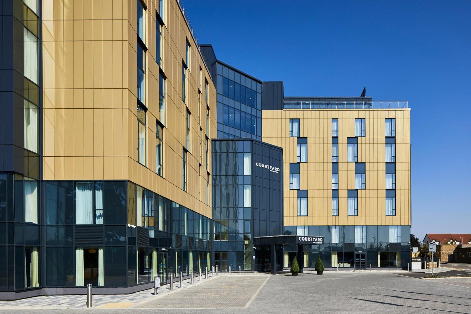 Courtyard By Marriott London Heathrow Airport Harlington (Greater London) Exterior foto